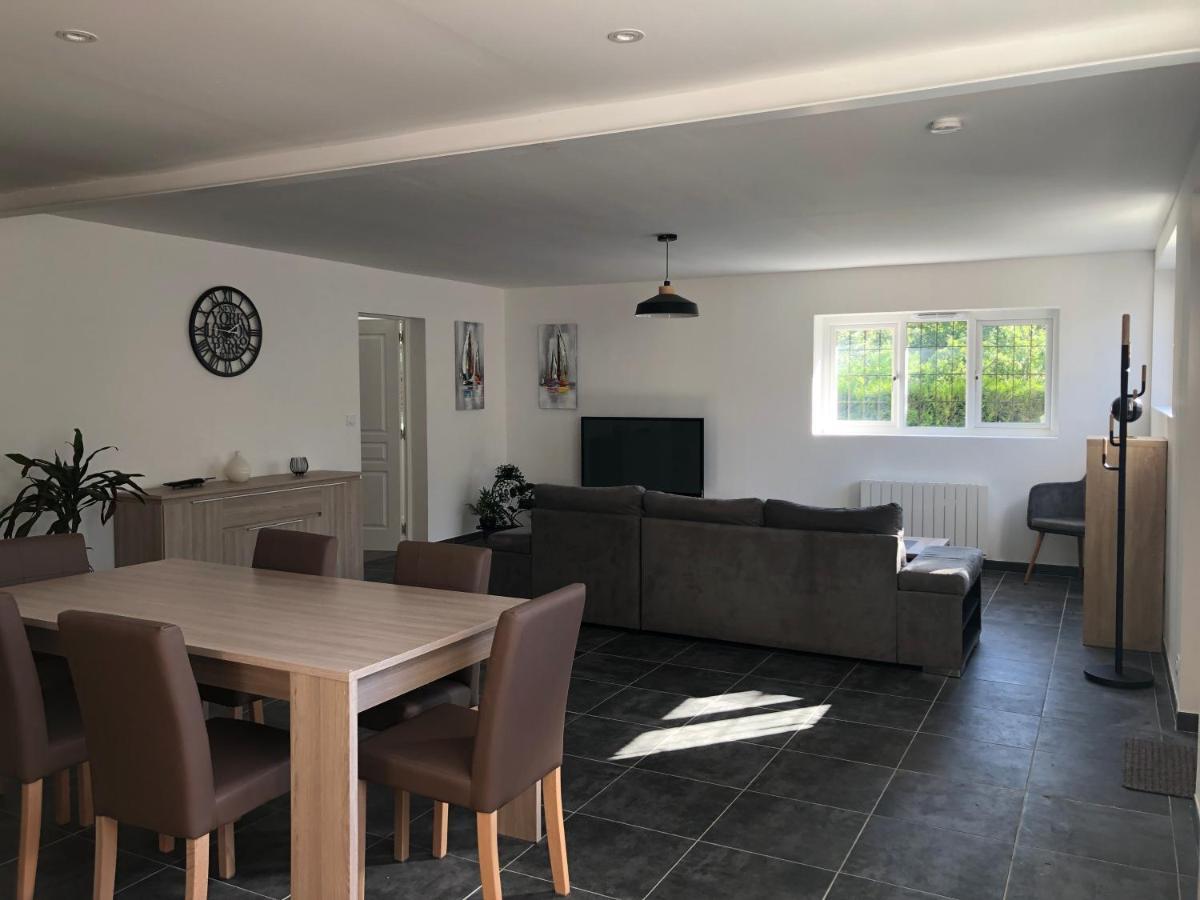 Le Nid Du Franc Bed & Breakfast Avranches Bagian luar foto