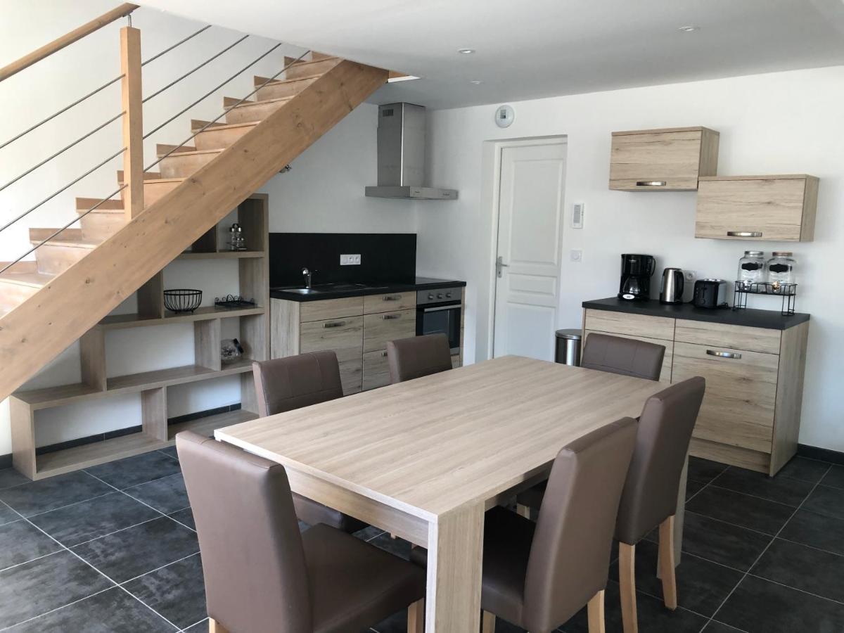Le Nid Du Franc Bed & Breakfast Avranches Bagian luar foto