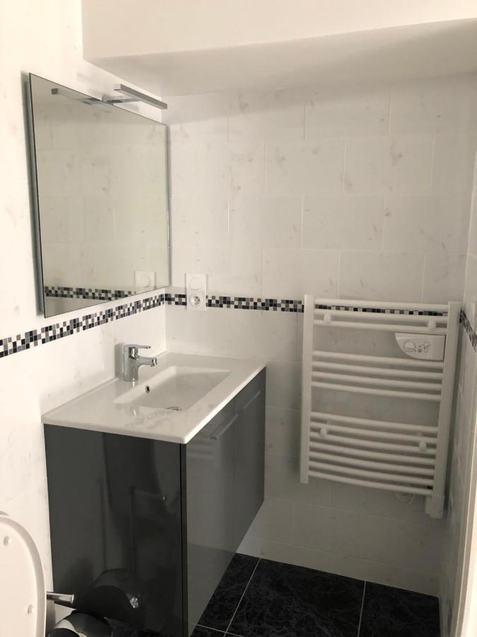 Le Nid Du Franc Bed & Breakfast Avranches Bagian luar foto