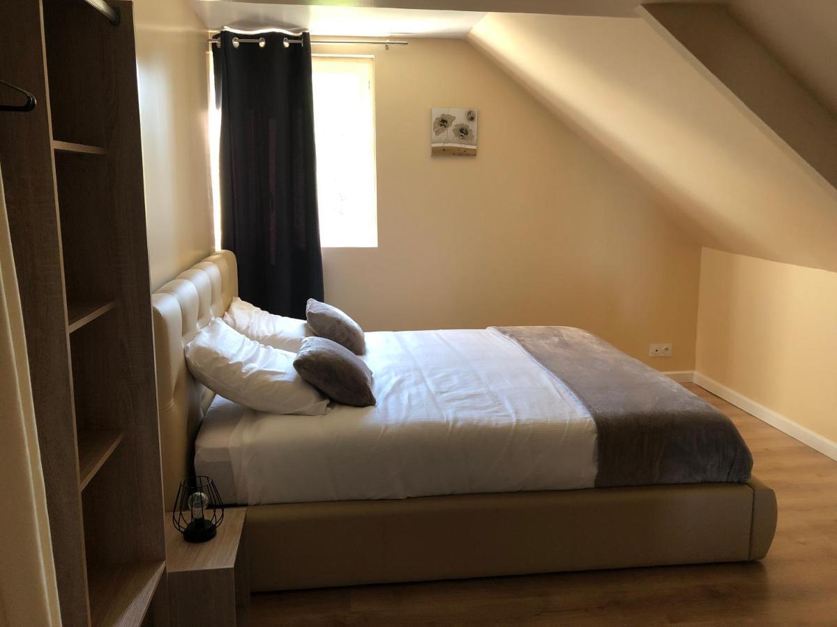 Le Nid Du Franc Bed & Breakfast Avranches Bagian luar foto