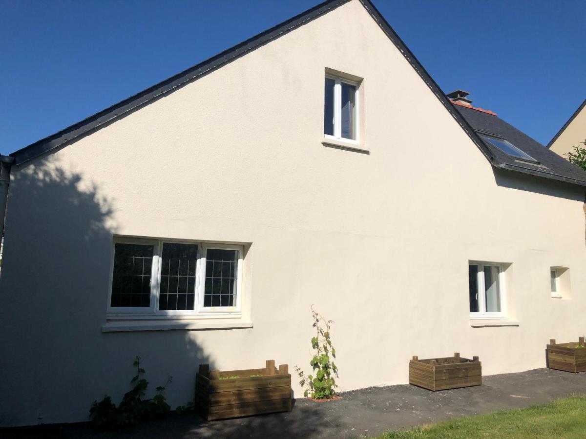 Le Nid Du Franc Bed & Breakfast Avranches Bagian luar foto