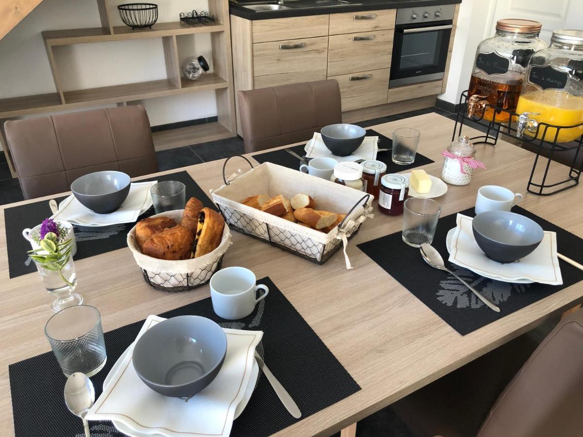 Le Nid Du Franc Bed & Breakfast Avranches Bagian luar foto